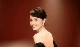 娱乐圈十大明星吃瓜图片,娱乐圈十大明星“瓜田”奇遇记