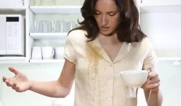 娱乐吃瓜酱清洗白衣服,娱乐吃瓜酱教你一招